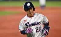 プロ野球で珍事、3日連続でライトゴロ成立　DeNA蝦名が強肩で小川を刺す、神宮どよめき