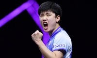 エース・張本智和 日本男子唯一の4強入り！中国の世界9位向鵬との22歳対決を制す【卓球 WTT横浜】