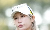 金田久美子がイメチェン「結局切っちゃった！」ブラウンの外はねショートボブ自撮りショット公開