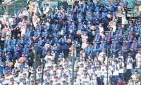 甲子園に現れた女子応援団が「気になる」　華やかな“和装”で登場…ファン注目「カッコいいな」