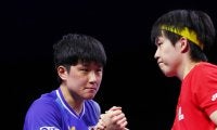 【卓球】張本智和が中国の「天敵」を撃破して頂点へ　「得意ではない戦い方」に見出した活路
