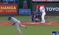 なんだこれは…？ 大谷翔平の魔球で“異変”「笑うしかない」「ドン引きやん」トラウトが動けなくなる… ファン騒然「さすがに手が出ない」