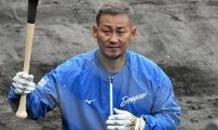 中日の中田翔が今季限りで引退　「満足するスイングできなくなった」