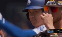 表情は両者ピリッ！大谷翔平、ダルビッシュ有と今季初対戦 第1打席は大谷に軍配「キレイなヒット」「コンパクトに軽く狙った」反響続々