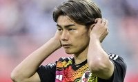 フェイエFW上田綺世の｢ファンペルシーが憑依した？｣監督直伝ダイビングヘッド弾！ 現地メディアの批判を｢全部吹っ飛ばして欲しい｣激励の声も