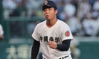 沖縄尚学が三度目の正直で夏初の4強入り、右腕・新垣有が先発6回1失点、末吉が「抑え」で逃げ切る【25年夏甲子園】