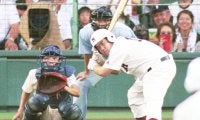 【高校野球】左投げの捕手＆三塁手、ダンゴムシ打法...25年前、甲子園で異彩を放った個性派集団・那覇高校の戦い