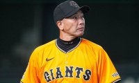 巨人・阿部監督、復活弾の岡本に「いるだけで落ち着く」　113日ぶり一発に「大きな存在」