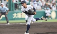 沖縄尚学先発の新垣が日大三の主将に先制打許す、追加点は阻止して三塁側スタンドから大きな歓声【25年夏甲子園】