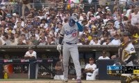 ライバルファンでも気になる大谷翔平の打席…多くの観客がスーパースターに“スマホを構えまくる”異様光景