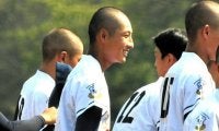 「同じ軟式の仲間」　もうひとつの甲子園で起きた温かいプレーの応酬
