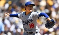 大谷45号より…“No.1”に選ばれた山本由伸　試合中の一瞬、米ファンが添えたイジリ
