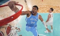 ギリシャで猛威を振るうヤニスを相手選手が語る「代表でプレーする彼は、NBAとは別なんだ」