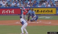 なんで落ちた？ 大谷翔平、まさかの“幻惑投球”「軌道エグすぎ」4シームと思いきや… 魔球スイーパー→“大谷マニア”をマン振り三振