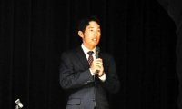 元楽天の森山周さん警察学校で講話　「プロとして自覚と責任感」