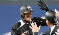 【プロ野球】「史上最大の下剋上」を支えた男・岡田幸文 ロッテ育成初の一軍登録からゴールデングラブ賞を獲得するまで
