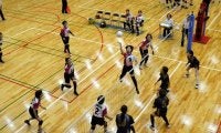 ママさんバレーながつき大会、50歳以上の7チーム80人が熱戦