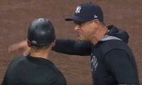 “誤審騒ぎの審判”にブチギレ！「これはキレる」「殴るのかとビビった」ヤンキースの退場王が大激怒→退場処分で大荒れ「顔近すぎw」