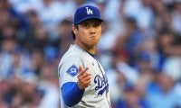 大谷翔平が敵に送った“謎のサイン”　悔しさ見せた直後…真相不明の二ヤリが「どういうこと？」