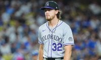 大谷の打席直前…ロッキーズに緊急事態　5回0封の好投右腕が突如降板、ブルペン大忙しで準備