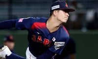 侍U-18、5連勝で1位通過　天候不良で開始遅れ＆雷も接戦制す…11日にアメリカと全勝対決