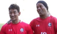 ｢無茶苦茶痩せててスッキリ｣サッカー元日本代表51歳・前園真聖、イケオジ感漂うビンテージロックTシャツ姿に｢ワイルドさも残ってカッケー｣