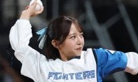 スカートなびかせ豪快足上げ「ドキドキした」　札幌美女がエスコン降臨…完璧投球に騒然