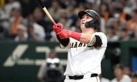 巨人26歳内野手は「確実に成長してるな」SBから移籍→キャリア初の2桁本塁打、プロ8年目で初盗塁も話題　驚異の.500「移籍して正解やったね」