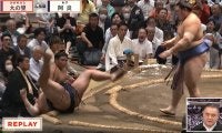 「吹っ飛びましたね」親方絶句…横綱の取組で衝撃結末 「こんなん交通事故やん」「160キロをふっ飛ばすパワー」ファン騒然