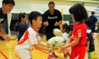 元ラグビー女子日本代表選手、子どもたちにタグラグビー指導　和歌山