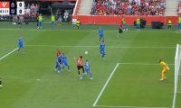 「いい飛び出しだったけど…」浅野拓磨、絶妙飛び出しからのヘディングシュートを外し「次は決めてくれ」