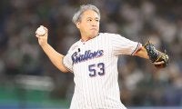 46歳とは思えない速球に「まだまだ健在」　始球式で現れた“剛腕”に騒然「容赦ないw」