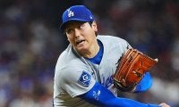 大谷翔平の投球を“レジェンド”が観戦　客席最前に身長2mの大男…今も変わらぬ風貌