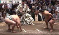 大相撲、優勝を左右する一番で“残念”な行為 「タイミング悪すぎ」ファン怒り 湊川親方「仕切ってるときに迷ってしまう要因があったのか…」