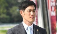 斉藤崇史調教師がJRA通算300勝達成！ 「これからも見守ってもらえたら」