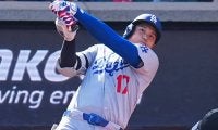 大谷翔平が大幅に塗り替えた「10」　“同期のライバル”が持つ記録を圧倒…MLB史の頂点に