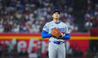 大谷翔平の救援起用、ロバーツ監督は否定的「考えてない」　運命の第3戦で先発へ