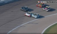 「どっから出てきた？」ライバルを“弾き飛ばして”大逆転！ ドライバーも「どうして勝てたかわからない」米レース、異例“再延長”で劇的V