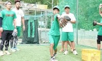 “重い硬式球”移行で直面する「投げ方の壁」　早期修正へ…肘抜け、引っ掛けを防ぐ基礎ドリル