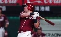 楽天、ボイトと契約延長を発表　13HRはチーム1位、8月以降は打率.339…証明したMLB本塁打王の実力