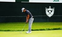 石川遼のパット、なんかボールが遠くない？ パターのライ角なんと「62度」