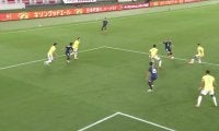 堂安律がブラジル代表2人を無効化！「キレすごい」縦に抜き去るパーフェクトドリブルで決定機演出「まじで最高過ぎだろ」