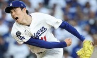 もはや暴力！ 佐々木朗希に「ドン引き」打者が混乱した“強すぎるストレート”「力でねじ伏せた」「絶対的守護神の投球」