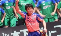 張本智和、強行出場のエースがもたらした逆転勝利「Tリーグまでアジア選手権の気持ち」　シングルス7連勝で岡山を牽引