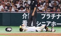救急搬送の中村晃は精密検査へ　塁審と激突→担架で退場…小久保監督「明日もわからない」