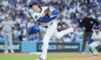 なんで…！？ 大谷翔平の魔球で“異変”「曲がりすぎ」「軌道エグい」打者が混乱したまま“マン振り三振”「これは打てない」