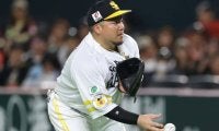 日本ハム3連勝で逆王手！2ランスクイズ敢行に中継解説が鷹に「奮い立って」と促すも…山川穂高が捕球＆送球のダブルエラー