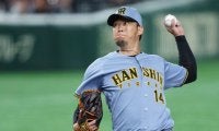 阪神にアクシデント…岩貞祐太が緊急降板　柳町の痛烈打が左肩付近に直撃、球場騒然
