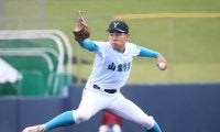 山梨学院の技巧派左腕が存在感！「気持ちには自信がある」 Wエースに続く投手陣の柱に名乗り！【秋季関東大会】