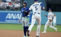 球審の判定が遅い？ブルージェイズが四球と“勘違い”から痛恨けん制死…NHK解説「初めて見ました」ファンは憤慨「最悪！」